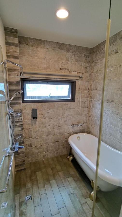 羅東夜市舒果shugo B&B 近清溝夜市 國旅卡特約店 配合手作早餐店及租車行 หลัวตง ภายนอก รูปภาพ